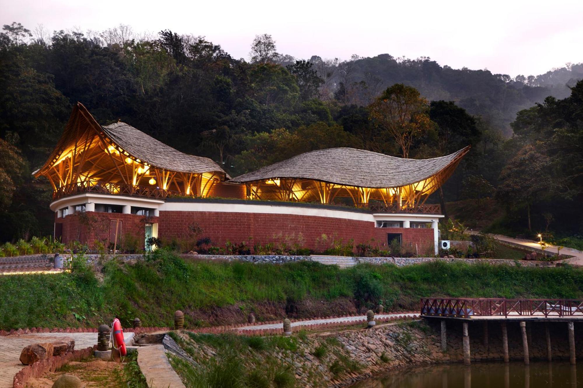 Timbertales Luxury Resort Coorg มาดิเครี ภายนอก รูปภาพ